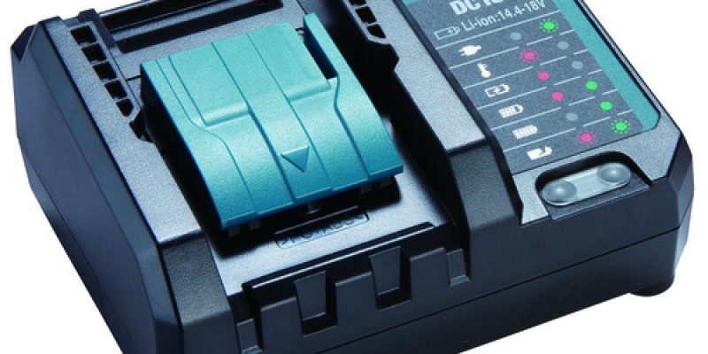 מטען מקיטה (איטי) לסוללות לתיום 18V Makita דגם DC18WC