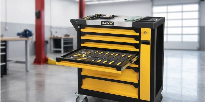 עגלת כלים מאובזרת 8 מגירות 215 חלקים + פנס עבודה Kasco – צבע צהוב