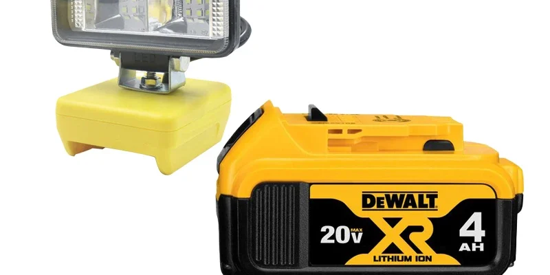סוללת דיוולט DEWALT 4AH ופנס גנרי 18V תואם!