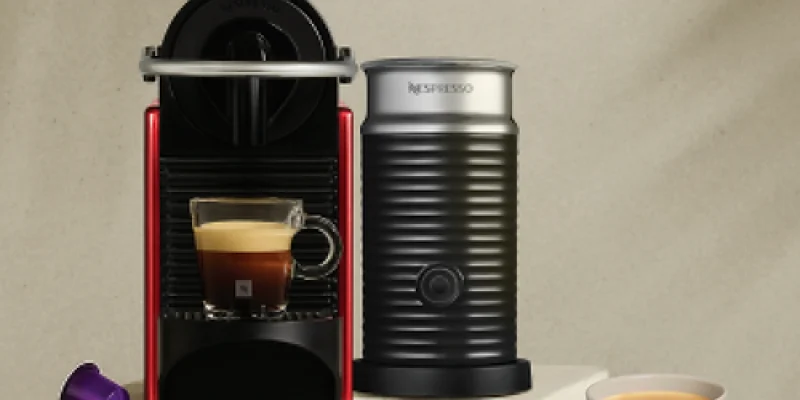 מכונת קפה INISSIA Nespresso יבואן רשמי + מקציף חלב + זוג כוסות לונגו + 20 קפסולות מקוריות!