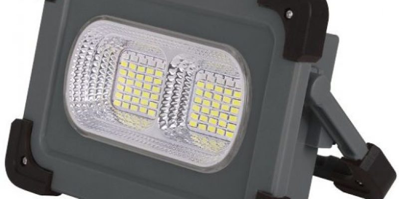 פנס הצפה נטען + סולארי Omega 50W IP54 עם מזוודה גוון אור 6500K