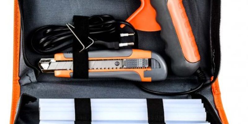 ערכת אקדח דבק חם 80W עם חבילת דבקים וסכין יפנית בתיק בד Hunter 100700-004