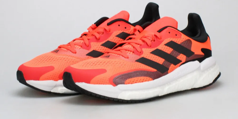 נעלי אדידס דגם Solar Boost 3