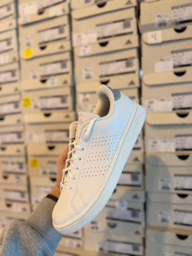 נעלי אופנה נשים אדידס ADVANTAGE BASE