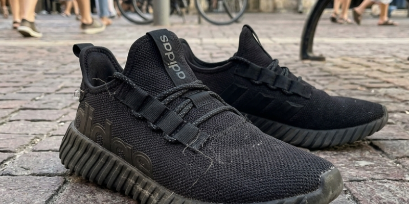 נעלי אדידס KAPTIR 3.0 – נוחות יומיומית עם סטייל ספורטיבי