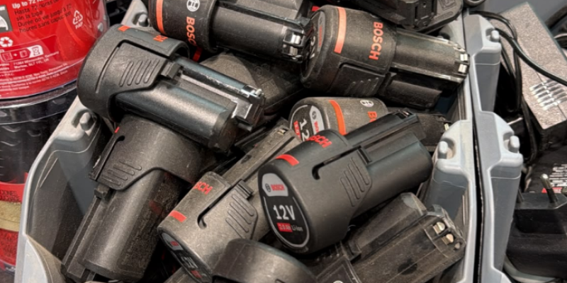 זוג סוללות ליתיום 12V 2.0AH BOSCH